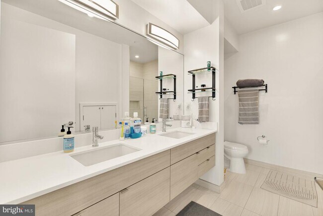 Building Photo - 1550 11th St NW