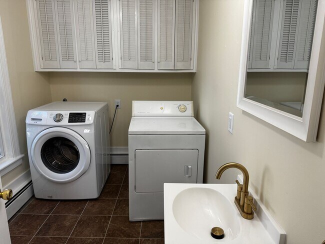 Building Photo - Spacious 3 Bedroom, 1.5 Bath House for Rent in Brewer