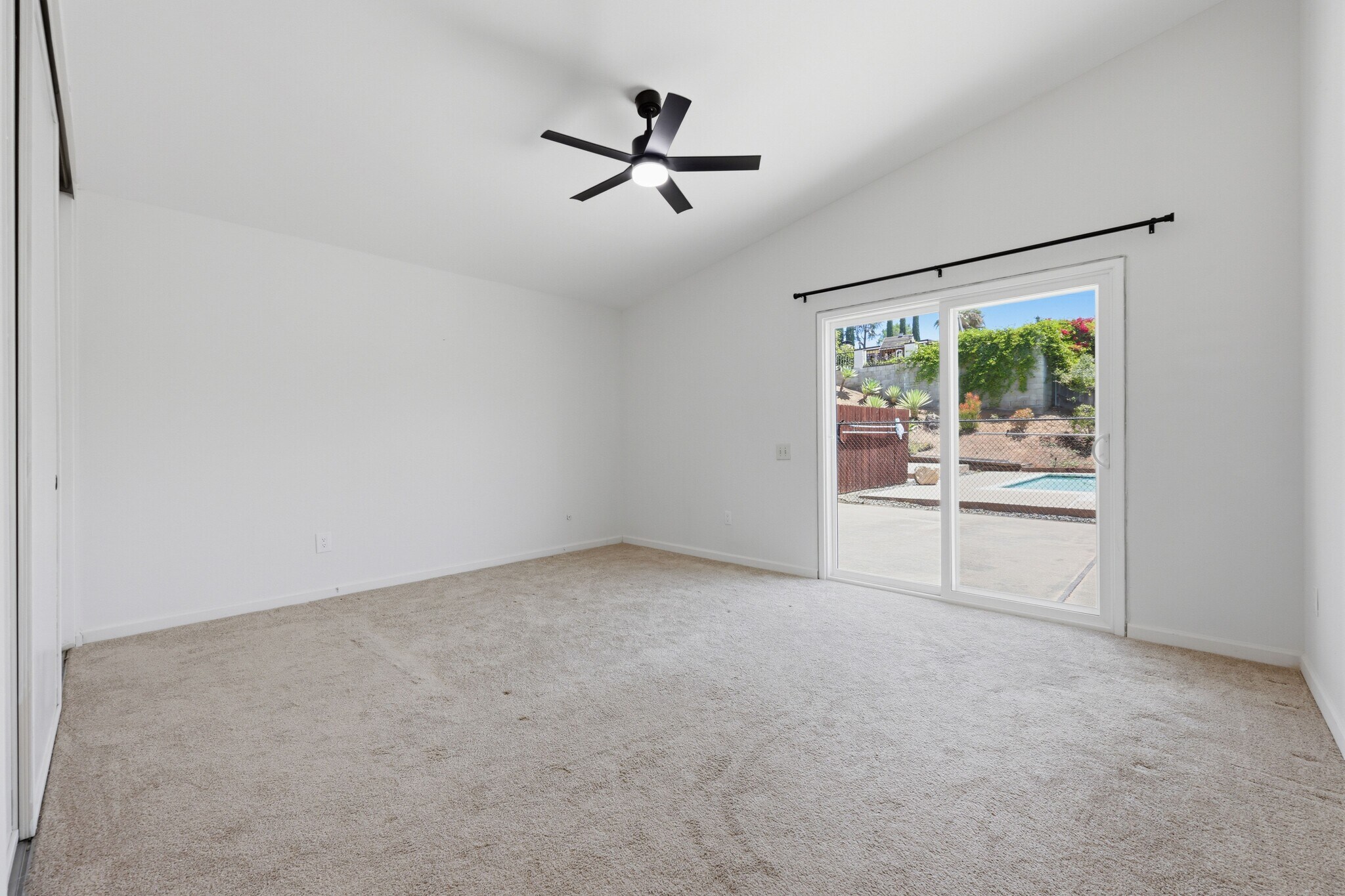 Building Photo - 14545 Hillndale Way