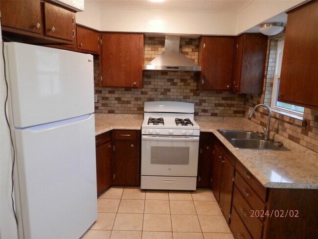 Building Photo - 124 17th St