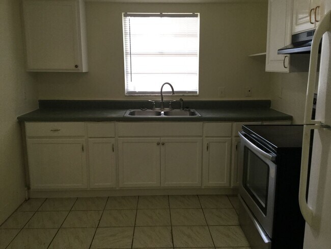 Building Photo - SOUTHEAST ORLANDO - 3BR/2.5BA TOWNHOME