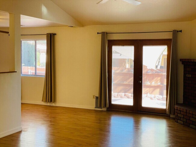 Building Photo - 155 Canyon Diablo Rd