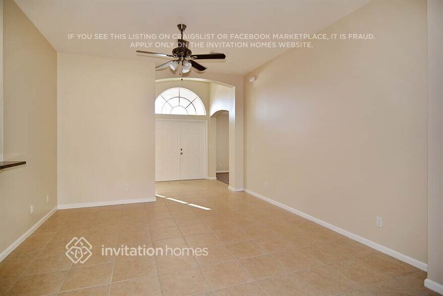 Building Photo - 2317 SW Fern Cir