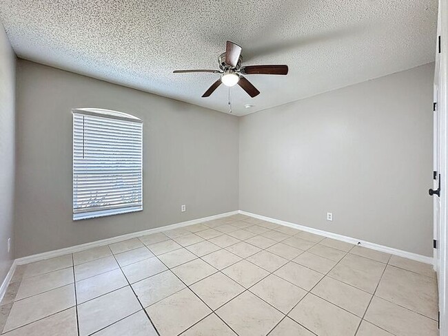 Building Photo - Charming 3-Bedroom Rental in Poinciana