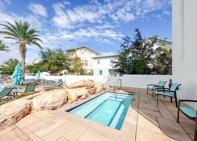 Building Photo - New, exclusive 3200 sq ft 4 bedroom/3.5bat...