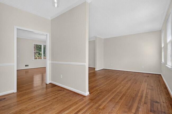 Building Photo - Beautiful home in Spring Valley