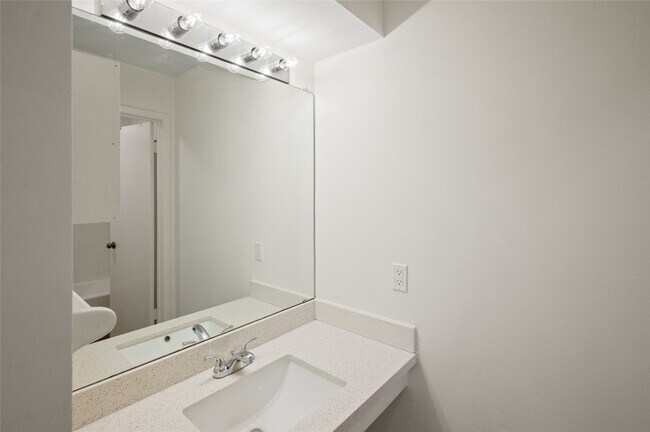 Building Photo - 9417 Bassoon Dr