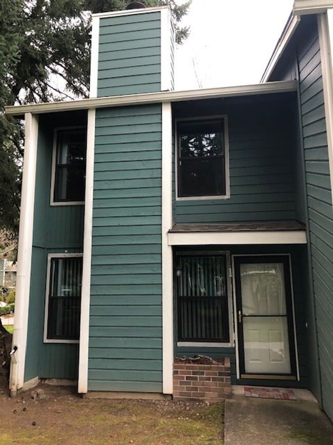 Building Photo - Fanno Creek Condo - Lovely Condo in Heart of Tigard