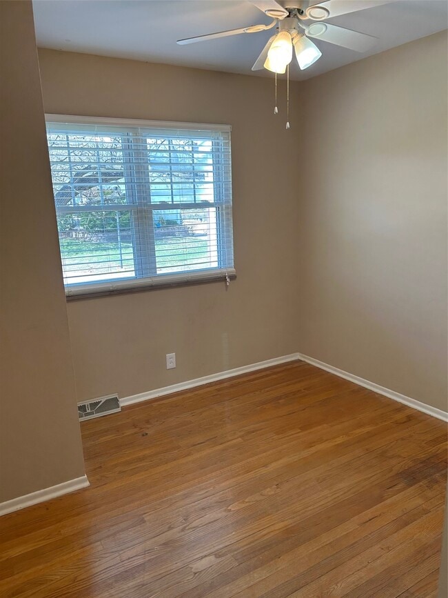 Building Photo - 436 Lindy Blvd