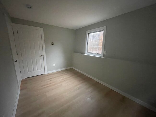 Building Photo - 15 Kingsley Ct