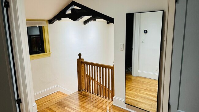 Stairway - 407 Alhambra Cir