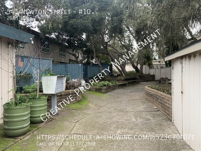 Building Photo - 2 Bedroom Apartment in Monterey, CA