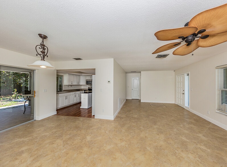 Building Photo - 500 Sunset Beach Dr