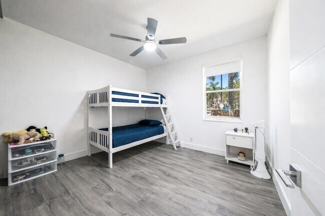 Building Photo - 1250 Placid Ct