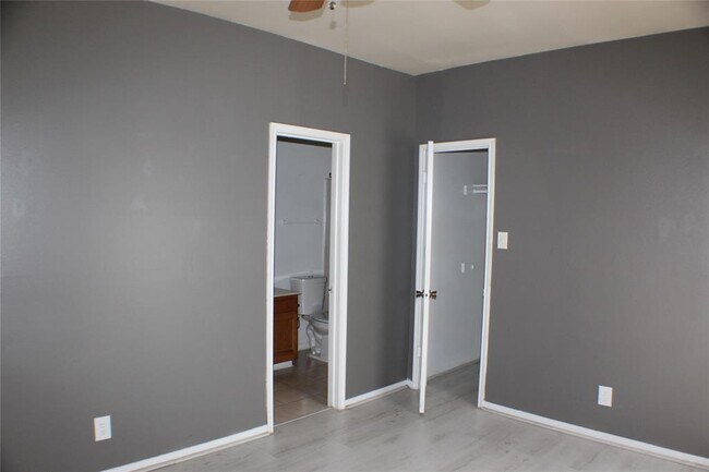Building Photo - 7342 Regency Square Ct
