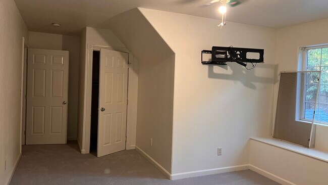 Building Photo - 14385 Holmwood Dr