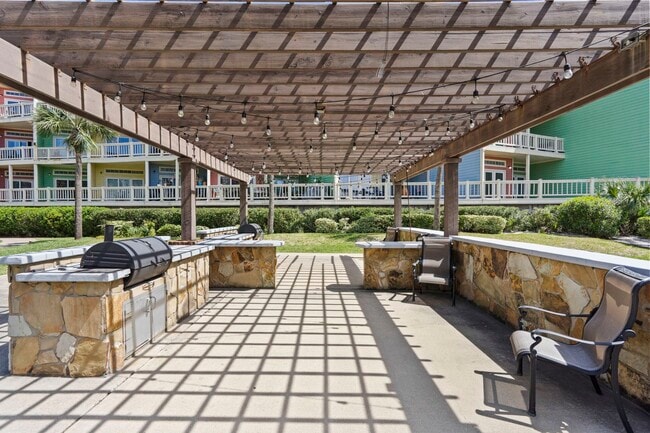 Building Photo - 7820 Seawall Blvd