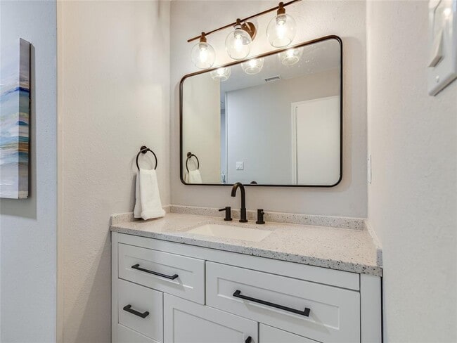 Building Photo - 12900 Campos Dr