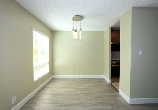 Building Photo - Gorgeous 1 bedroom/1 bath Condo in San Mat...