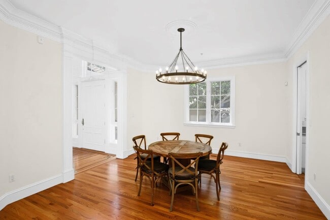 Building Photo - 169 Sausal Dr