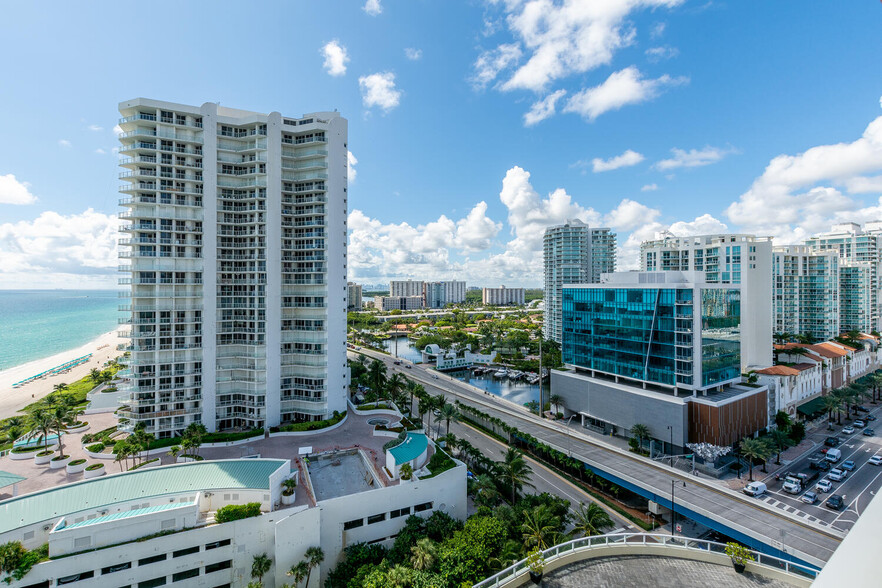 Building Photo - 16699 Collins Ave