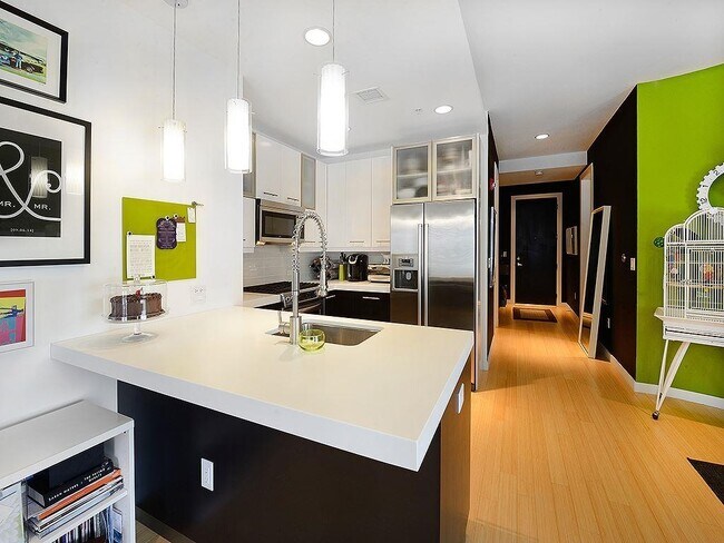 Building Photo - 511 Madison St