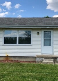 Building Photo - 134-136 Fauber Ln