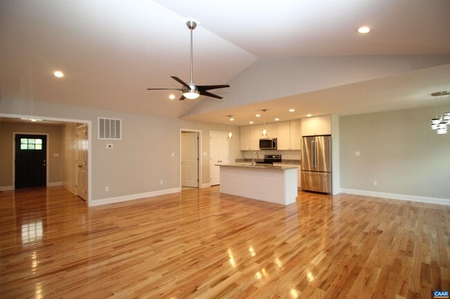 Building Photo - 269 Jocelyn Ln