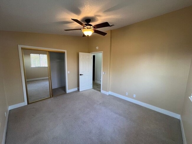 Building Photo - 22547 Cascade Dr