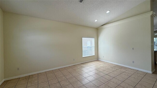 Building Photo - 16644 Rolling Green Dr
