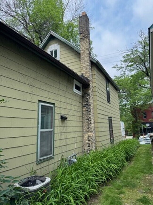 Building Photo - 1145 Williamson St