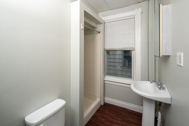 Building Photo - 13 112th St