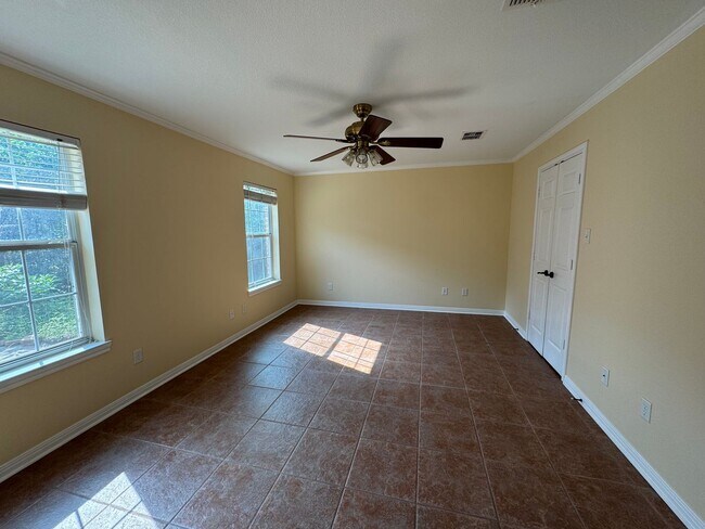 Building Photo - Beautiful Corner Lot Estate