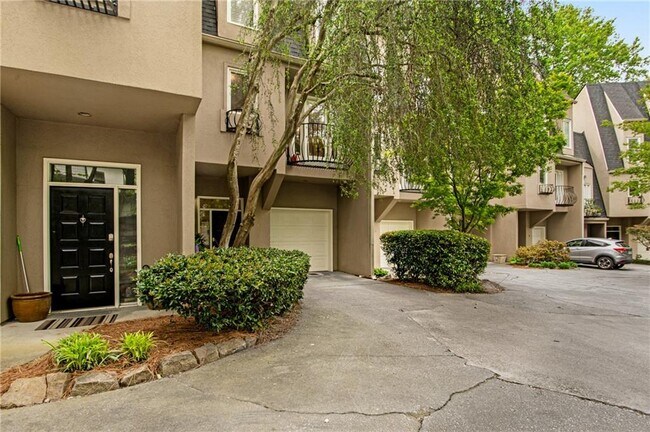 Building Photo - 1467 Monroe Dr NE