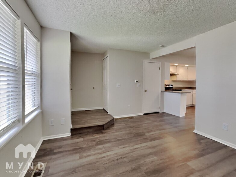 Building Photo - 17224 E Ford Dr