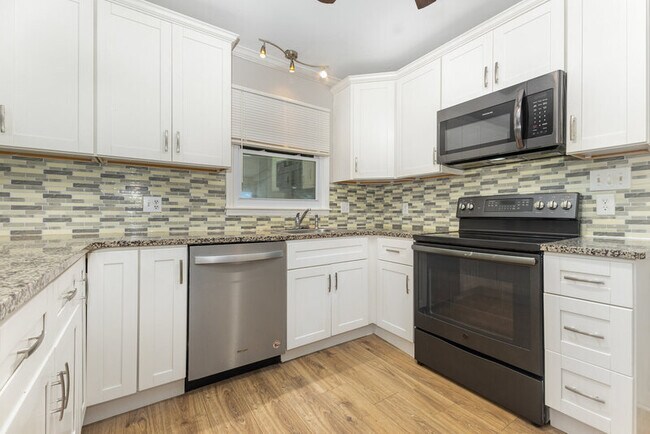 Building Photo - 8503 Beechbrooke Rd