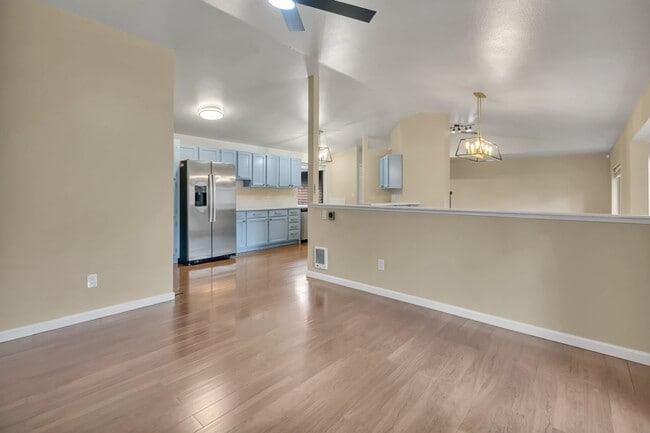 Building Photo - ONE LEVEL LIVING in Peaceful & Private Location!