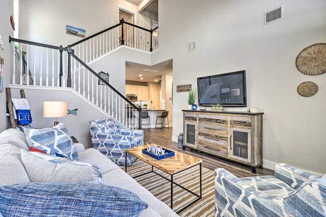 Building Photo - 21100 Santa Ana Cove