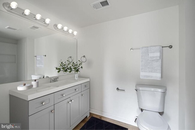 Building Photo - 430 West St