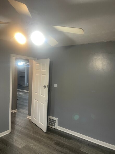 Building Photo - 12417 Watterson Ave