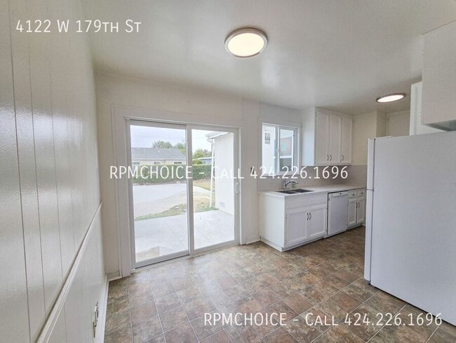 Building Photo - 4122 179th St