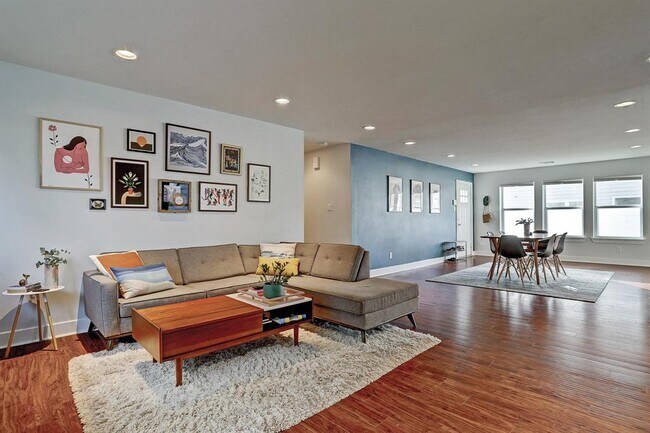 Building Photo - 1308 Ruthven St