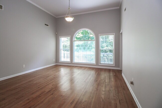 Building Photo - 35 Goldfinch Dr