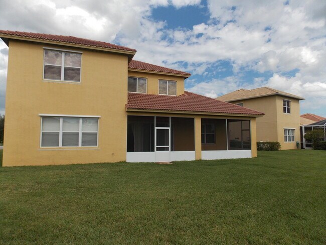 Building Photo - 323 NW Sheffield Cir