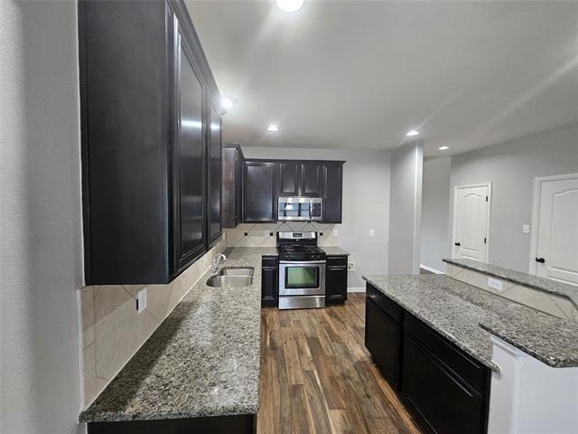 Building Photo - 727 Sendero Rd