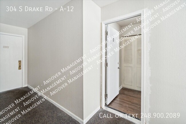 Building Photo - 304 S Drake Rd