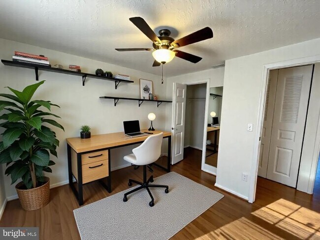 Building Photo - 10293 Woodmont Ct