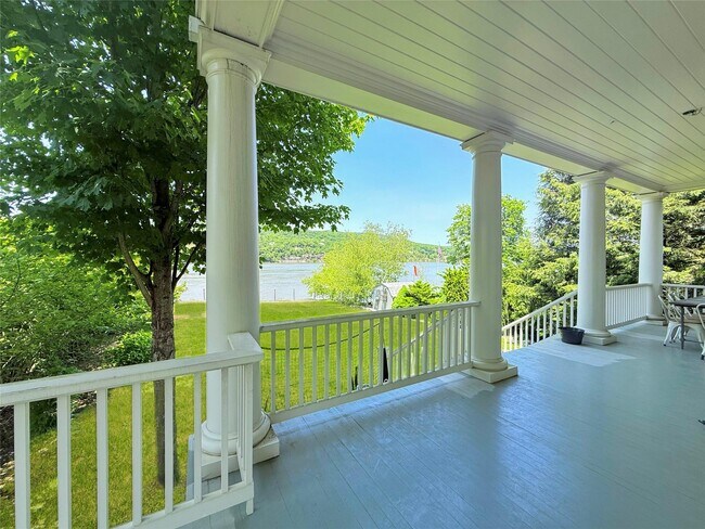 Building Photo - 10 Hudson River Ln
