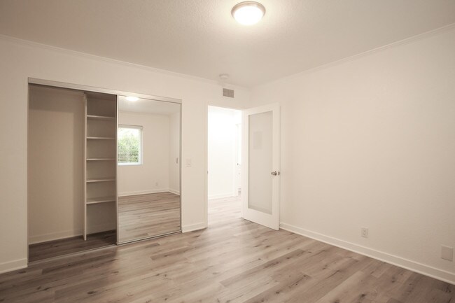 bedroom B - 405 Brooks Ave