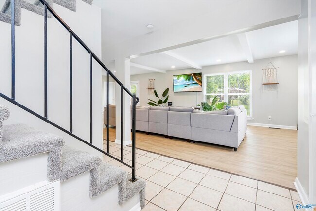 Building Photo - 202 High Rd